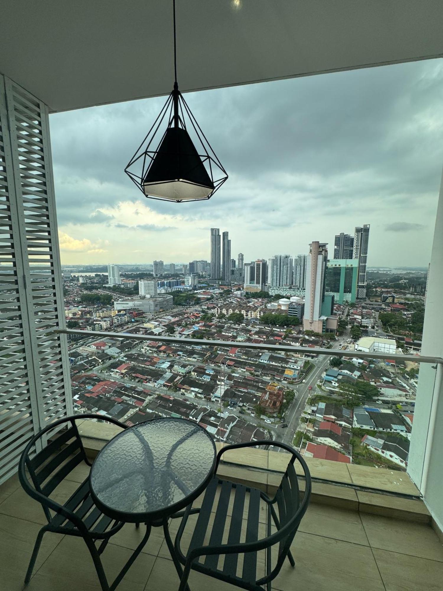 Jb Shopping Mall Apartemen